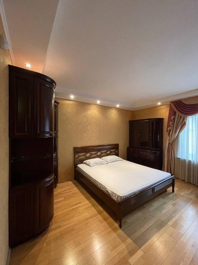 One Bedroom Kreschatik Str 4 Kyiv Exterior photo